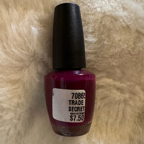 O•P•I Nail Polish “25 Colorful years” - Picture 2 of 3